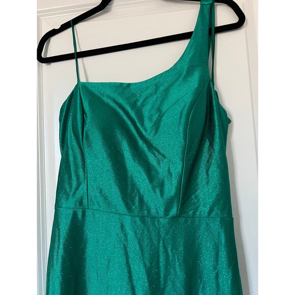 NEW City Studio Green One Shoulder High‎ Slit Gown Prom Dress Gala Holiday - Picture 6 of 9